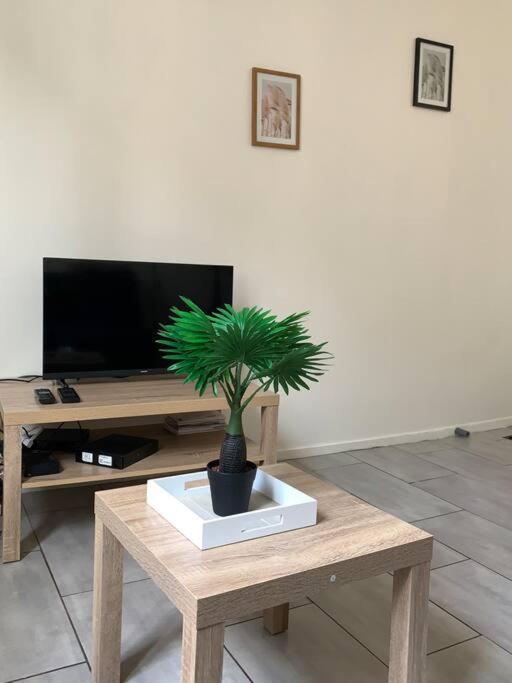 Jolie Studio En Centre Ville Châteauroux Buitenkant foto
