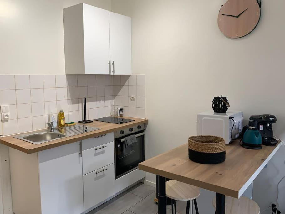 Jolie Studio En Centre Ville Châteauroux Buitenkant foto